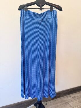 Talbots Blue and White Chevron Striped Maxi Skirt NWOT Size Large